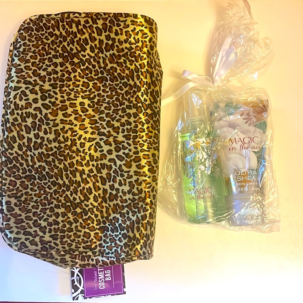 BATH AND BODY WORKS: Bundle Mini fragrance travel set with cosmetic bag.